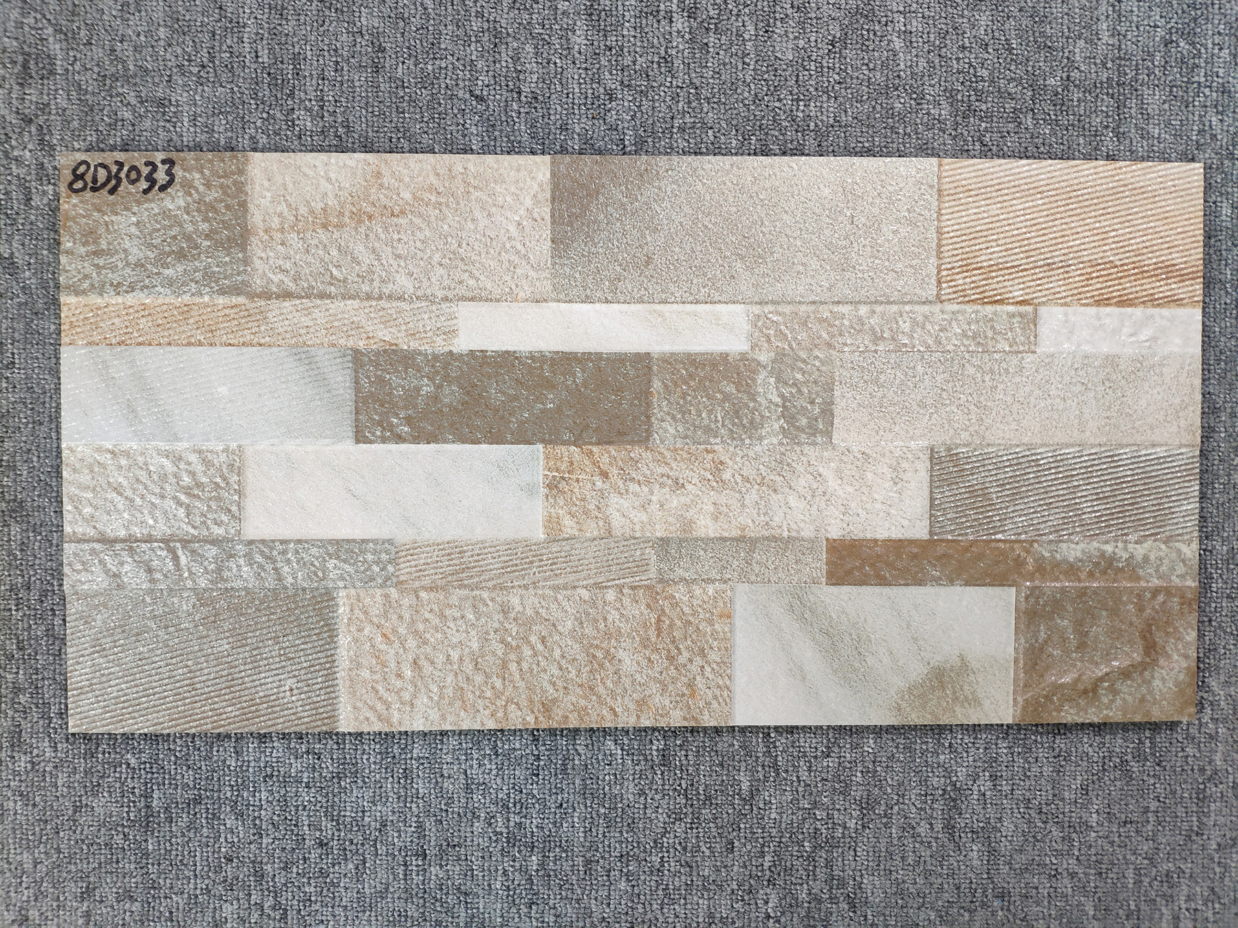 8D3033