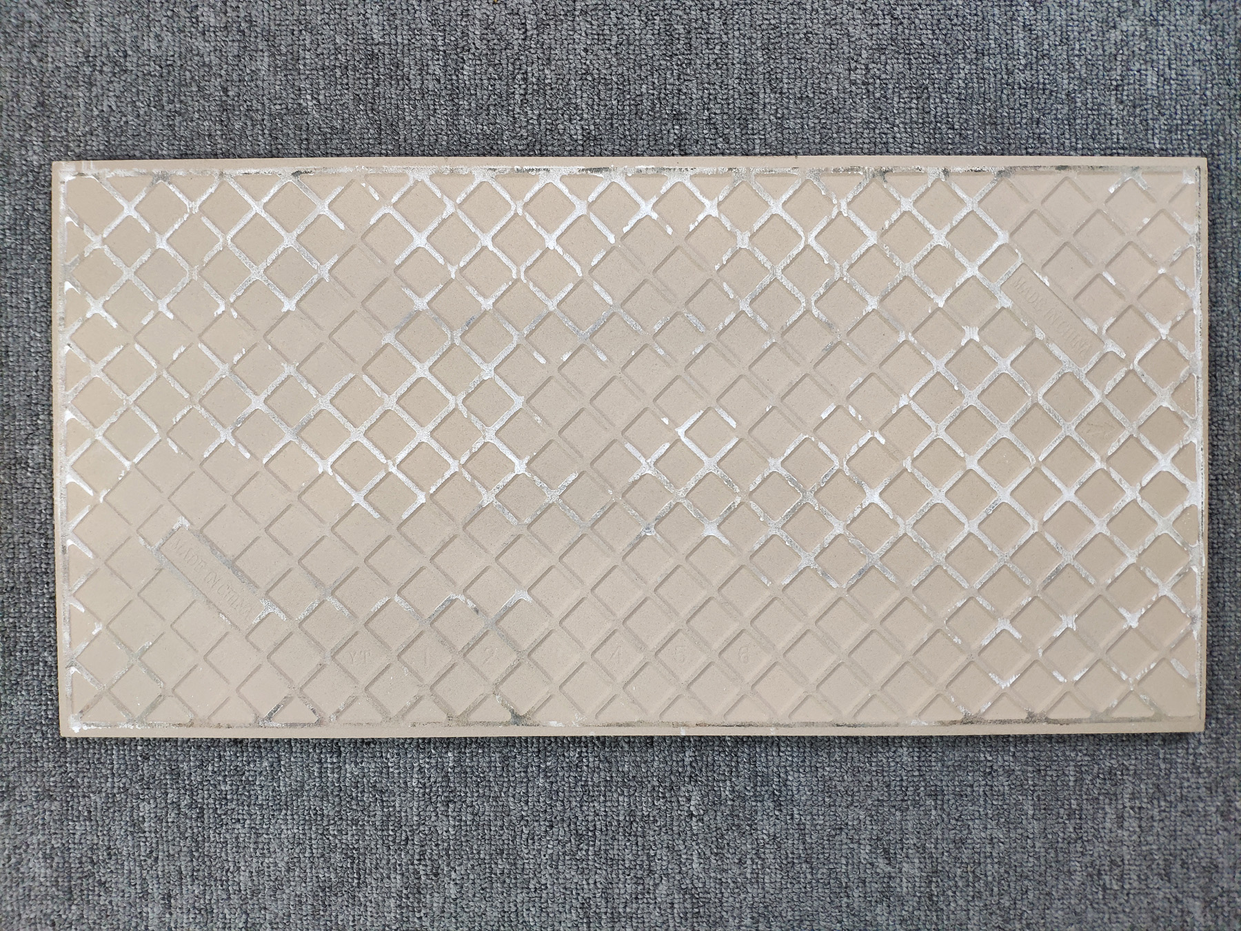 8D3033 - Image 3